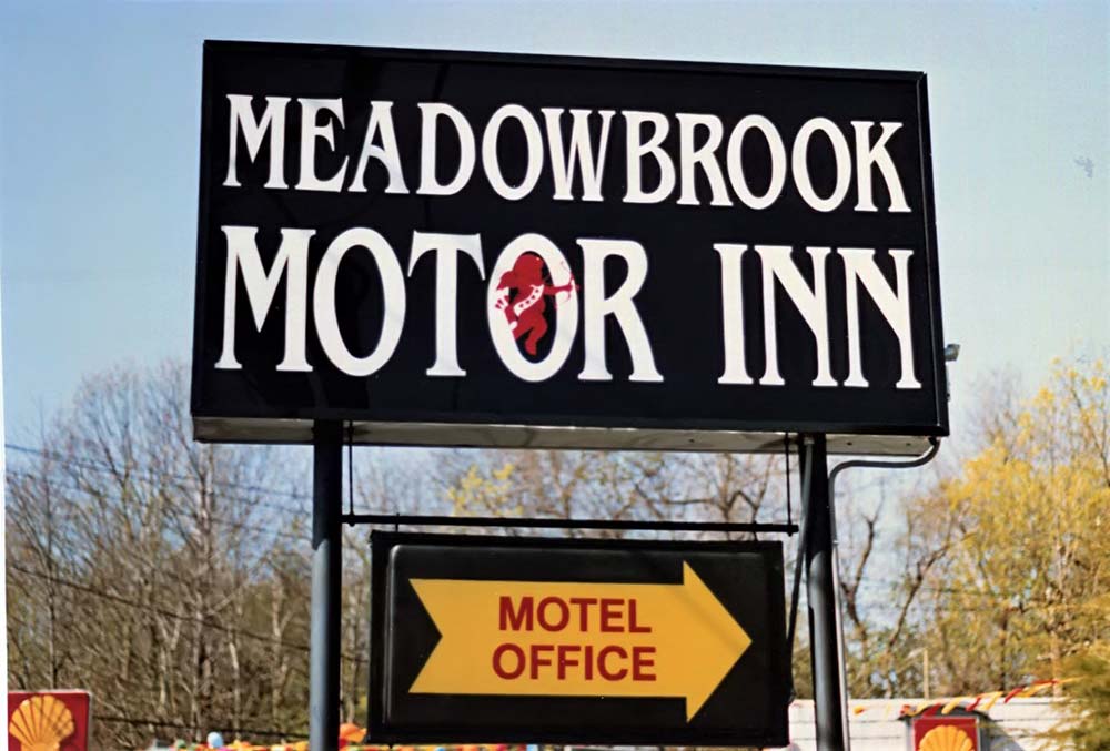 meadowbrook motor inn sign